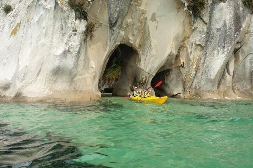 Abel Tasman Kayaks Cave exploration