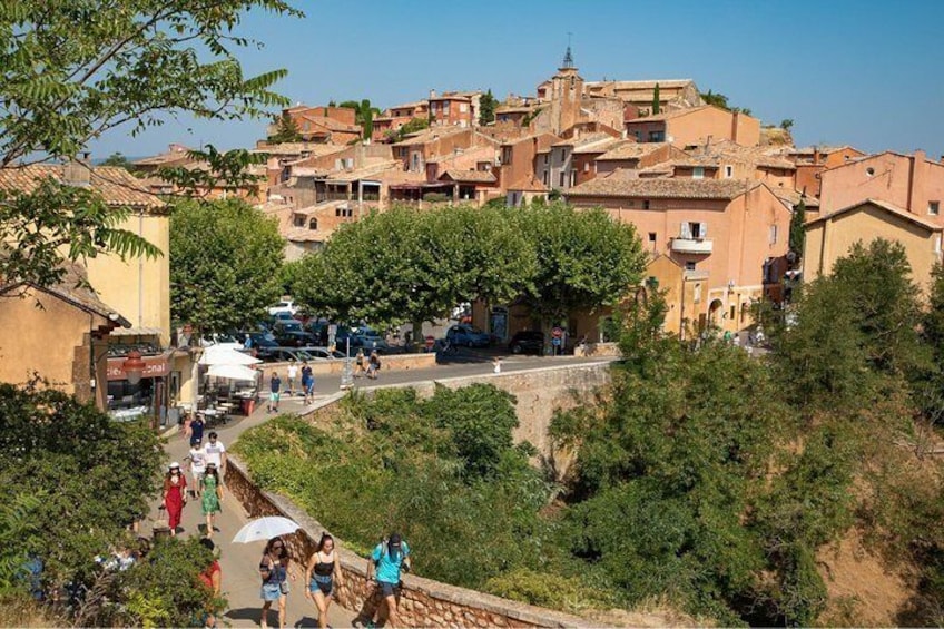 Half Day Hilltop Villages of Luberon Tour from Avignon