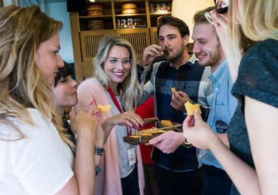 Amsterdam: Geführte kulturelle Food Tour auf Deutsch oder Englisch