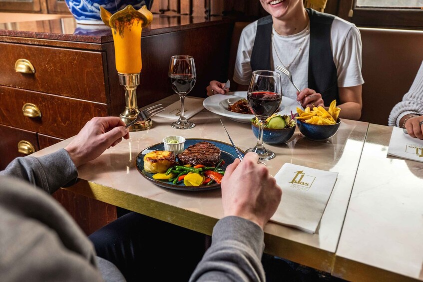 Picture 3 for Activity Amsterdam: 3-Course Meal in Historic 1st Class Waiting Rooms