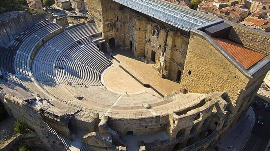 Roman heritages and Chateauneuf du Pape Wine Tour from Avignon
