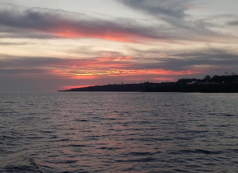 Cascais: Sunset Boat Trip with Welcome Drinks