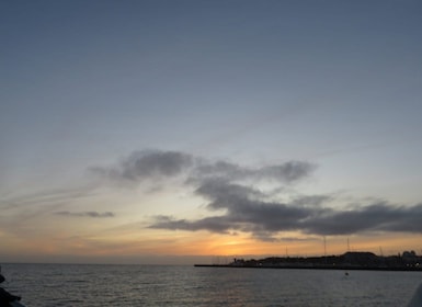 Cascais: Sunset Boat Trip with Welcome Drinks