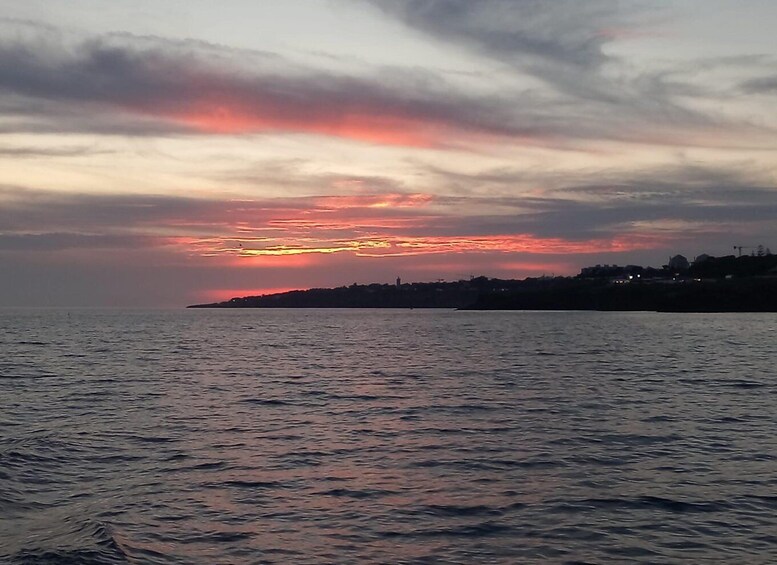 Cascais: Sunset Boat Trip with Welcome Drinks