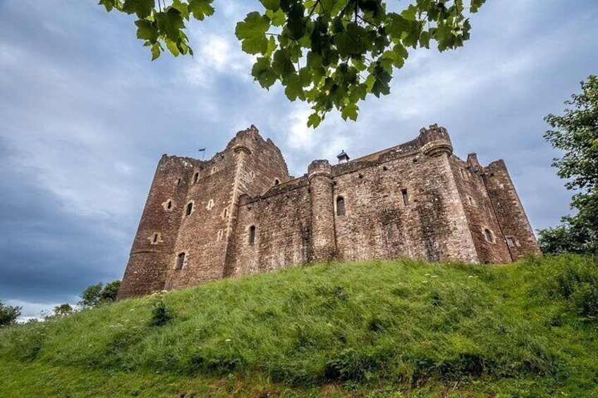 Doune Castle as Castle Leoch