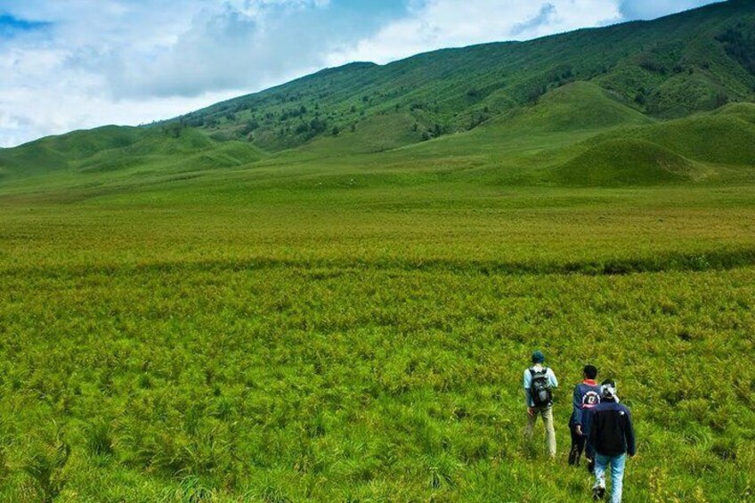 Bromo Tour Package: Midnight Bromo Open Trip from Malang