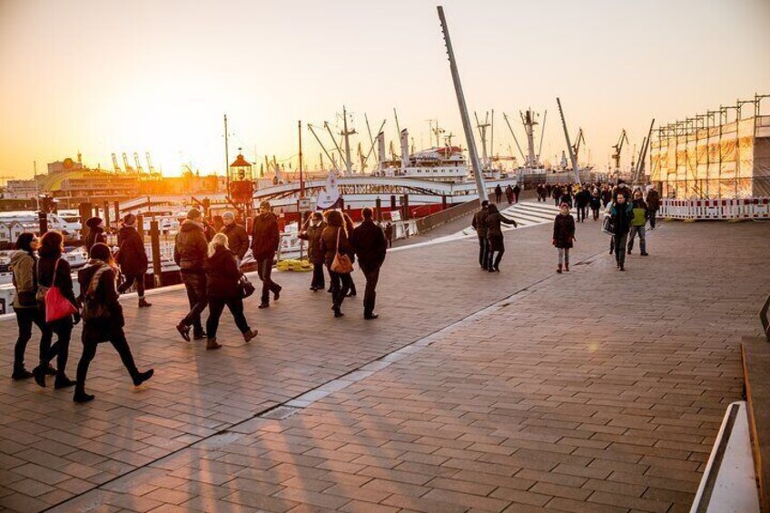 Private Tour: Speicherstadt and HafenCity Walking Tour in Hamburg