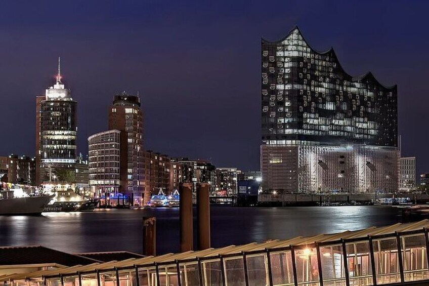 Private Tour: Speicherstadt and HafenCity Walking Tour in Hamburg