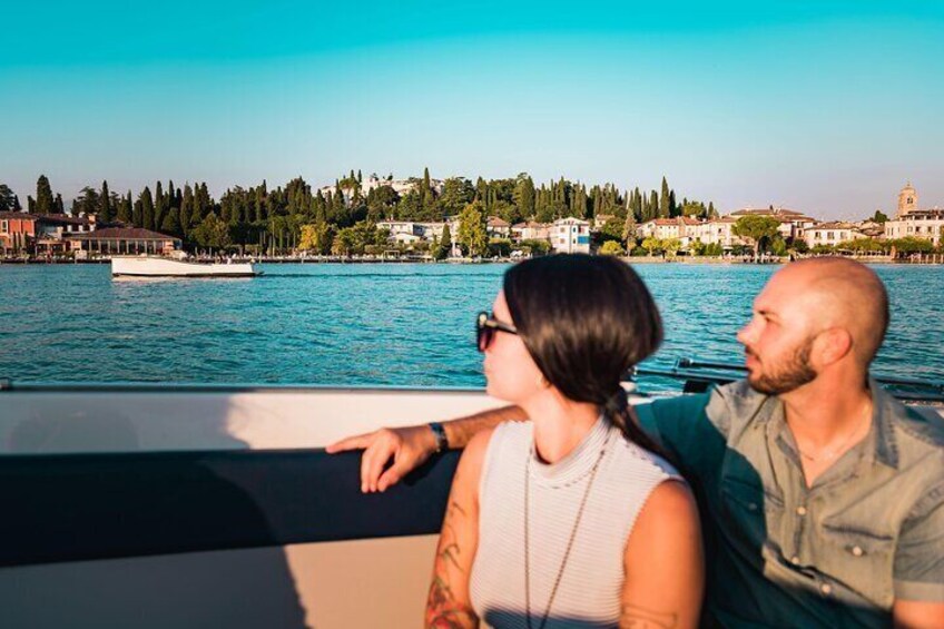 Sunset boat tour of Sirmione with exclusive onboard aperitif