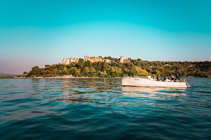 Sunset boat tour of Sirmione with exclusive onboard aperitif
