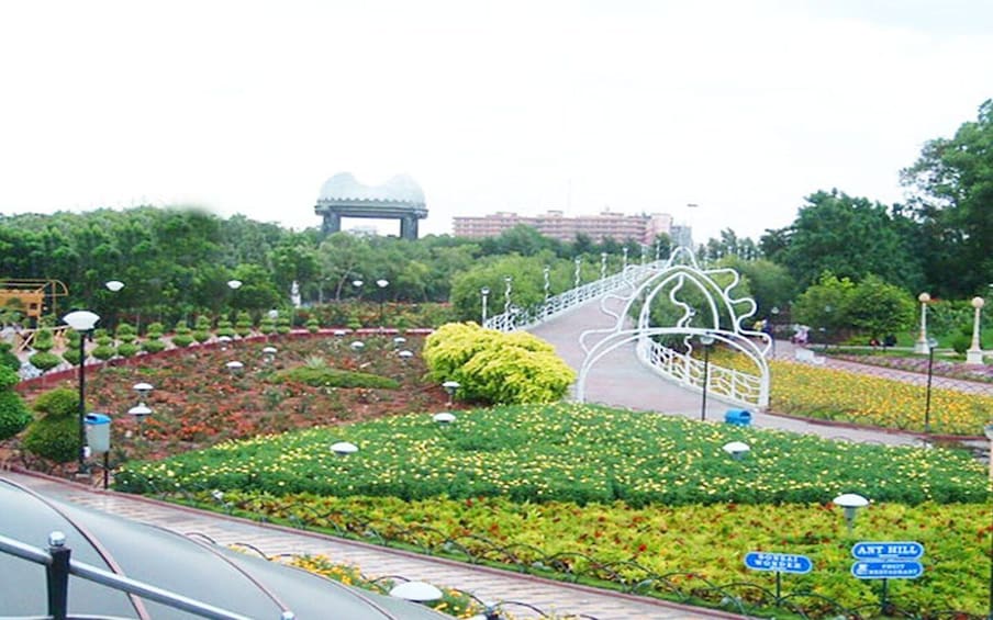 Picture 1 for Activity Hyderabad Evening Tour with Boat Ride, Laser Show & Dinner