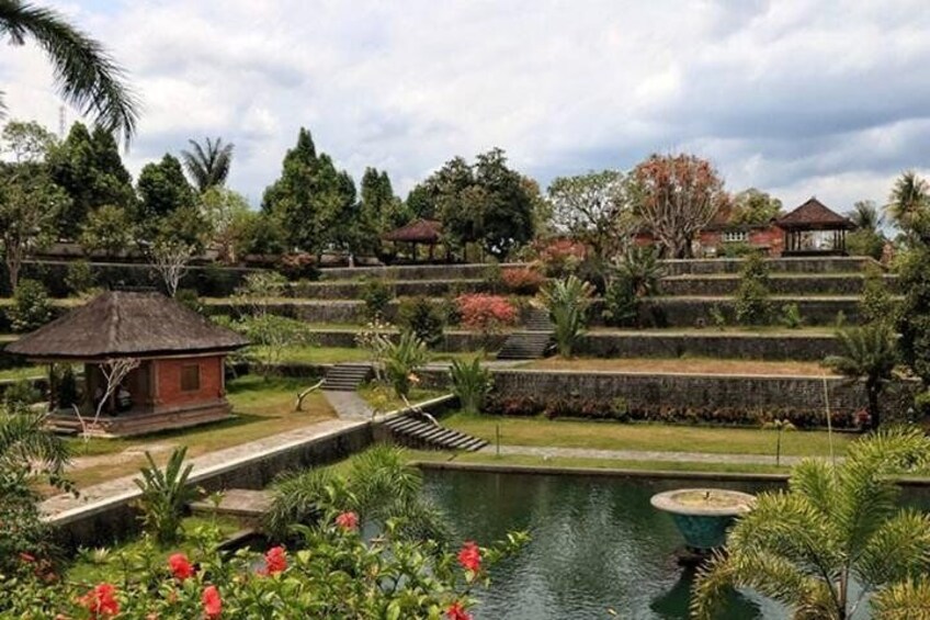 Lombok City Tour: Private Temple Tour with Lunch