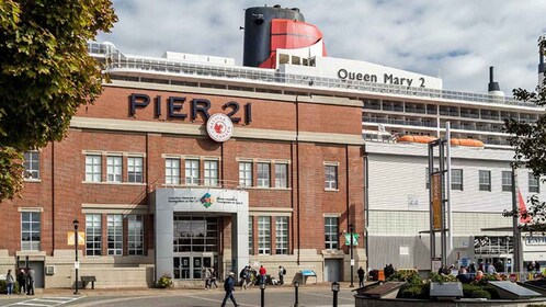 Halifax: entrada al Museo Canadiense de Inmigración en el muelle 21