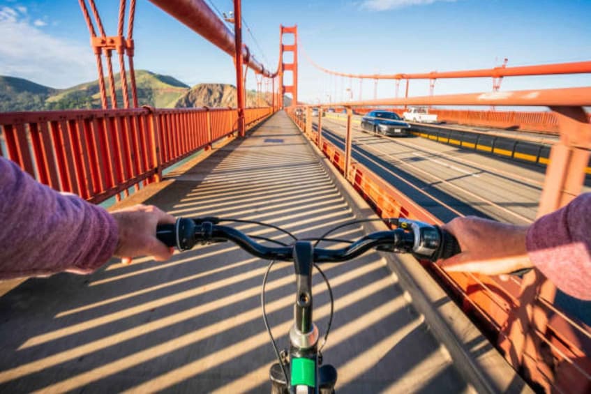 Picture 1 for Activity San Francisco: Golden Gate Bridge to Sausalito Bike Tour