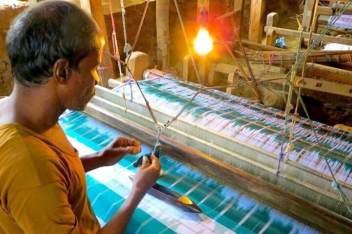 Dhaniakhali weaver