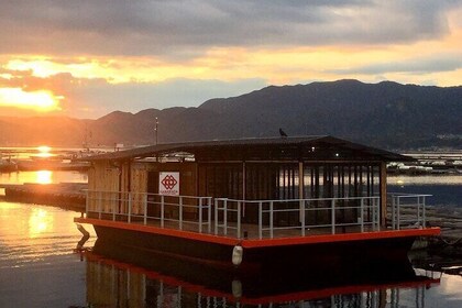 Dinner Cruise on HANAIKADA (Raft-Type Boat) with Scenic View of Miyajima