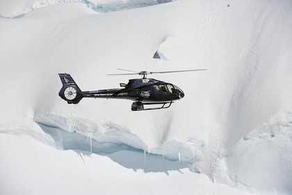 Helicopter Tour Including Glacier Landing from Queenstown