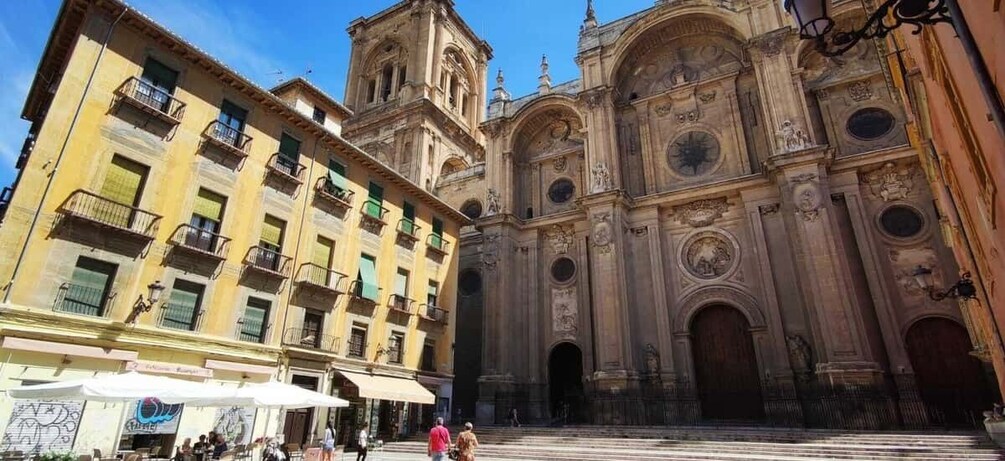 Granada: Private tour of the city center and Cathedral