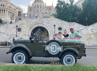 Budapest Tur Kota Pribadi dengan Jeep Rusia Antik
