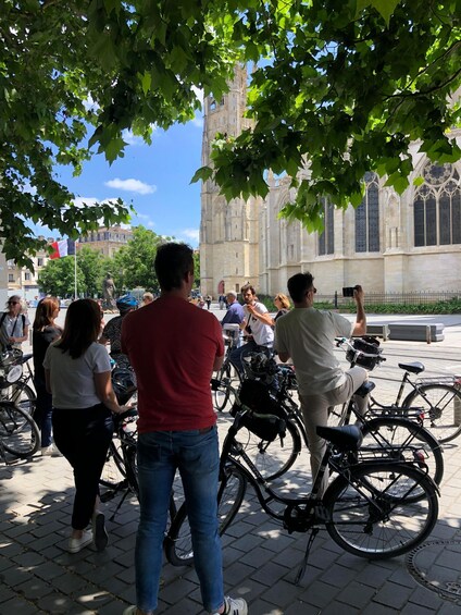 Picture 10 for Activity Bordeaux: Essentials 3-Hour Bike Ride