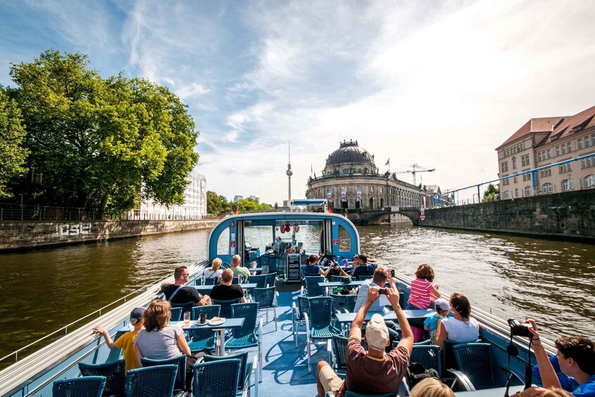 Picture 2 for Activity Berlin: 3.25-Hour Spree & Landwehrkanal Boat Tour