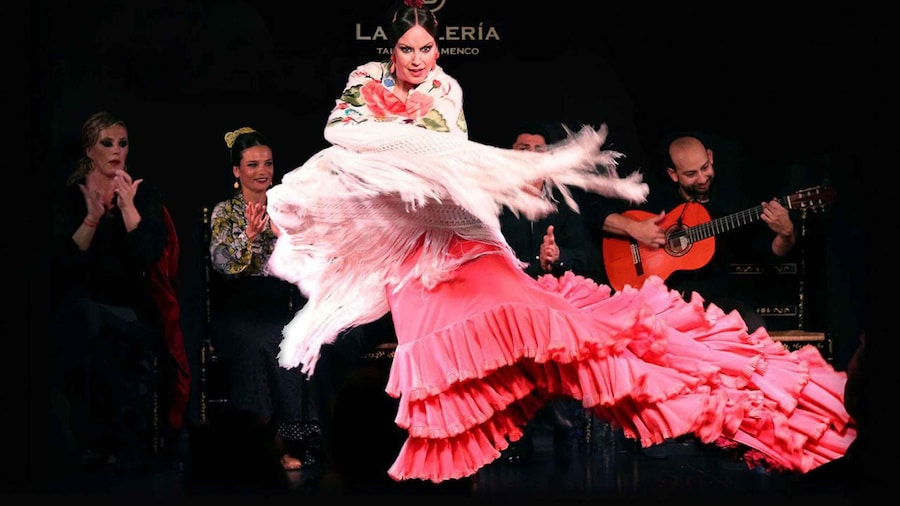 Valencia: Flamenco Show with Dinner at La Bulería