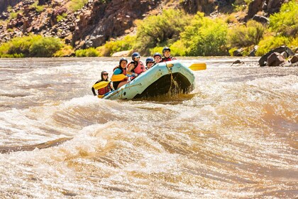 Gran Cañón del Oeste: tour de rafting en aguas bravas sin conductor