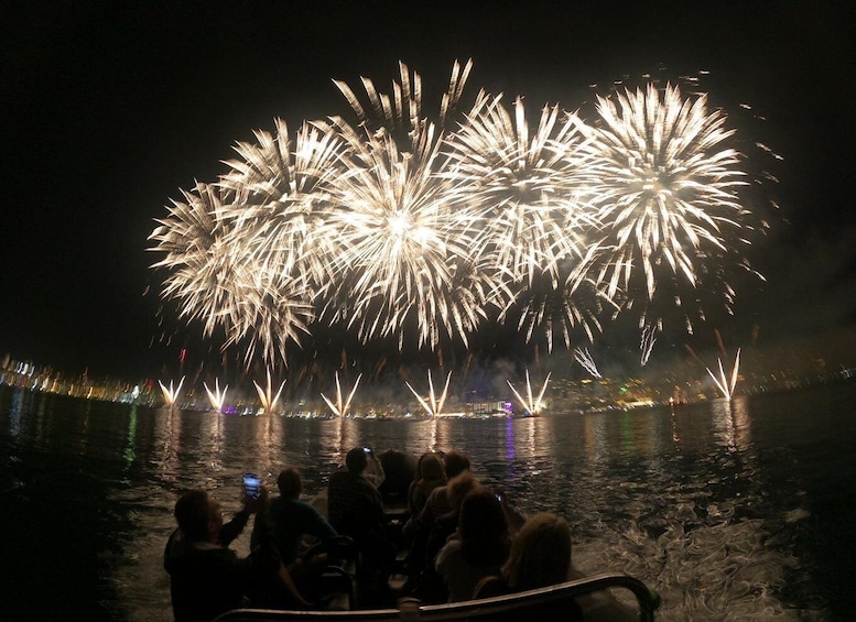 Cannes: Festival of Pyrotechnic Art Fireworks from the water