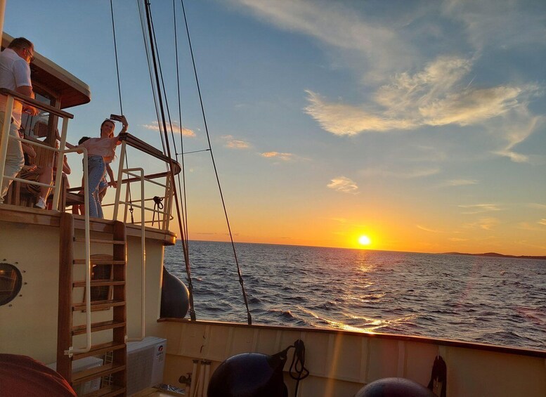 Picture 9 for Activity Split:Sunset Cruise with Live Music