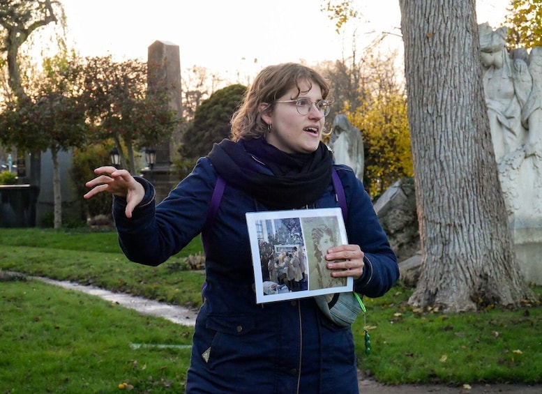 Vienna: Guided Walking Tour of the Central Cemetery