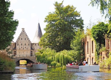 Gand : Excursion guidée en bateau de 50 minutes au centre médiéval