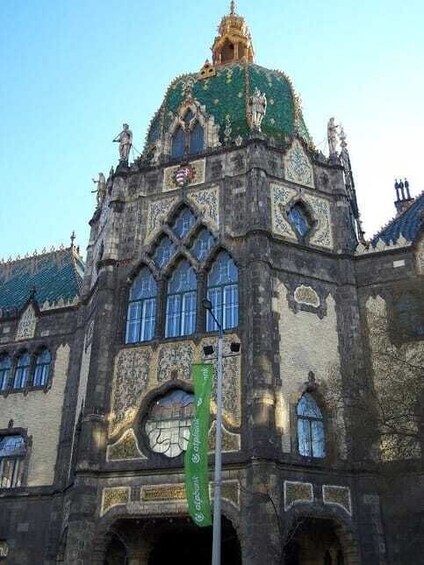 Picture 2 for Activity Budapest: Private Half-Day Art Nouveau Tour