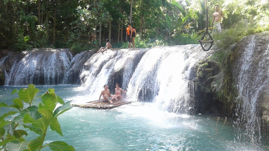 Dumaguete: Siquijor Island & Cambugahay Falls Private Tour