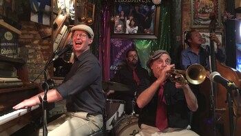 Small-Group Dinner, Nightlife & Live Music Walking Tour