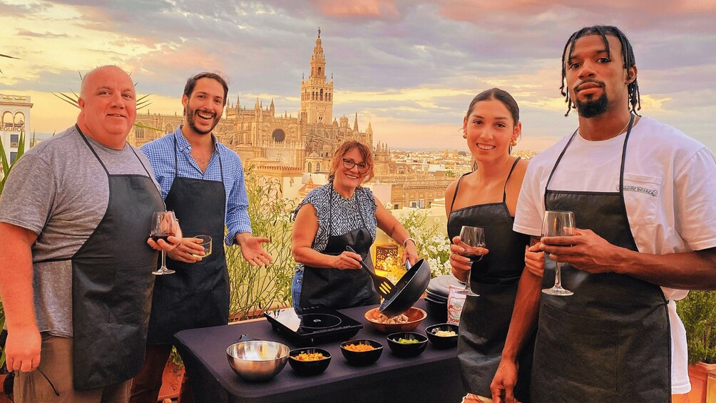 Picture 20 for Activity Seville: Highlights Rooftop Tour & Paella Cooking Class