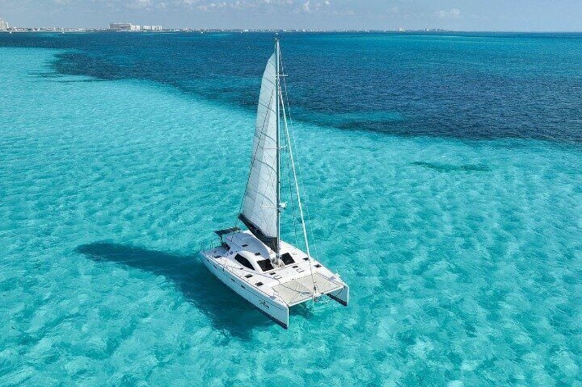 Isla Mujeres Catamaran Tour with Snorkeling, Open Bar & Buffet