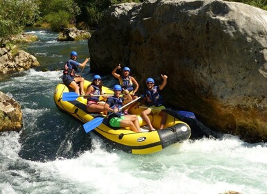 Elven Cetina: Rafting og klippehopping