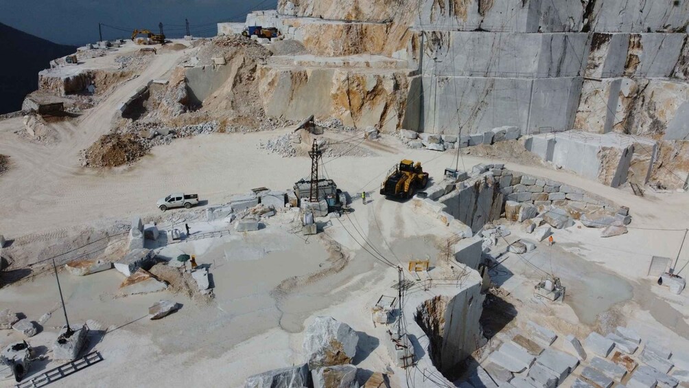 Picture 9 for Activity Colonnata: Carrara Marble Quarries Tour by Jeep