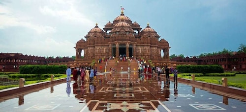 Visite du guide Swaminarayan Akshardham et transferts à Delhi