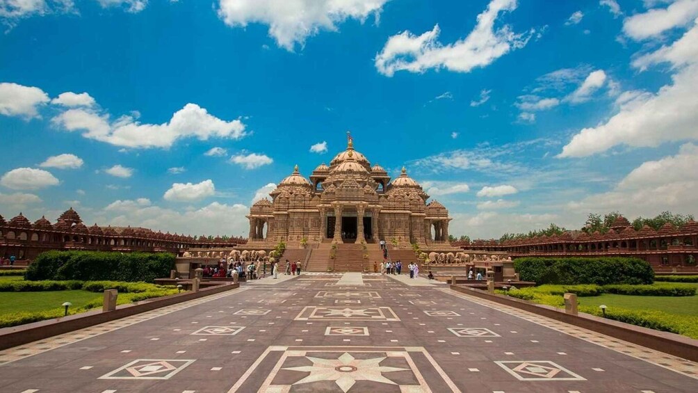 Picture 1 for Activity Tour To Swaminarayan Akshardham Guide & Delhi Transfers