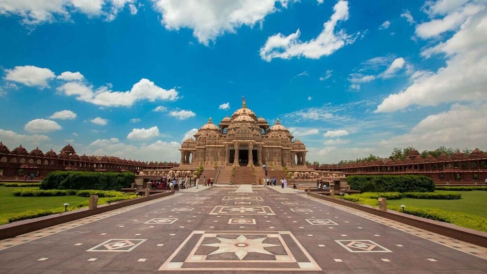 Picture 1 for Activity Tour To Swaminarayan Akshardham Guide & Delhi Transfers