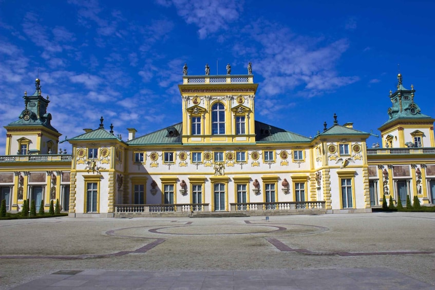 Skip-the-Line Wilanow Palace and Gardens Private Guided Tour