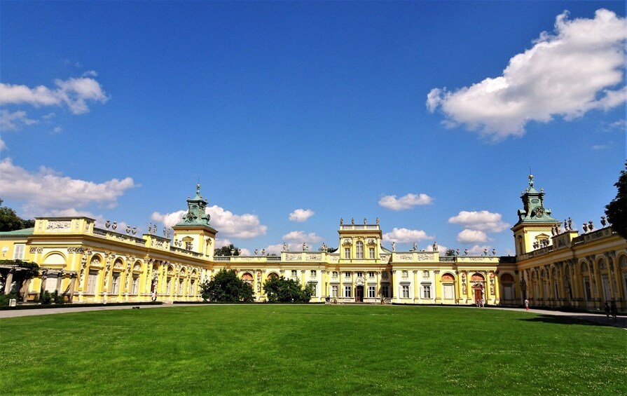 Picture 1 for Activity Warsaw: Skip the Line Wilanów Palace and Gardens Guided Tour