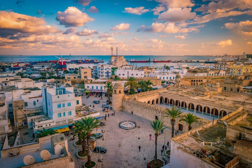 Picture 1 for Activity Tunis: Medina Guided Walking Tour