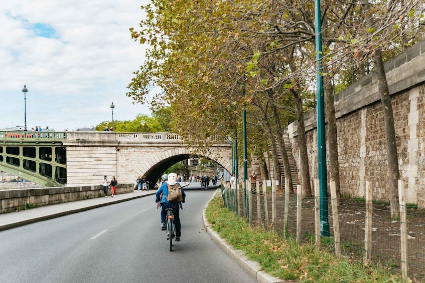 Picture 10 for Activity Paris: Charming Nooks and Crannies Bike Tour