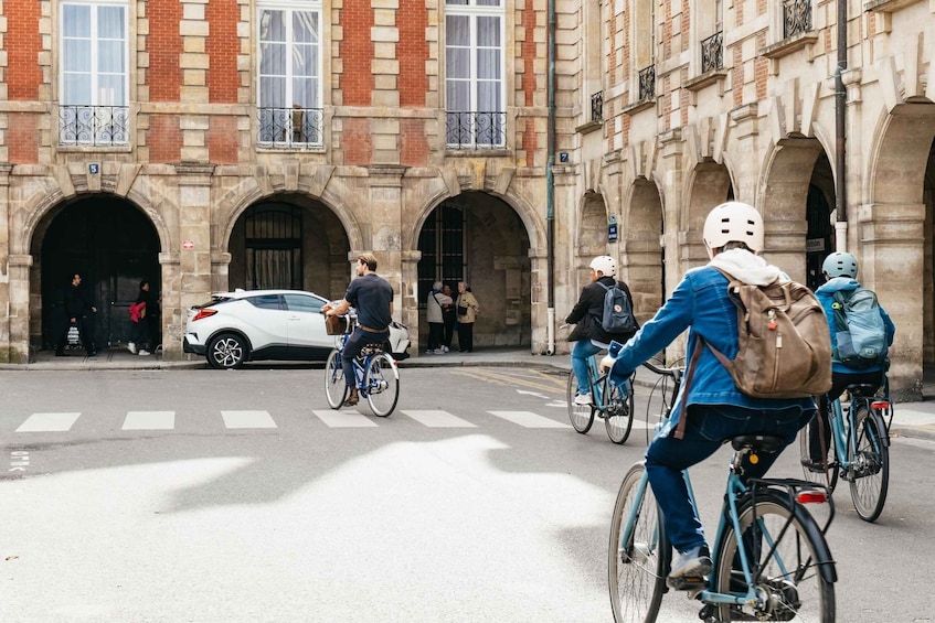 Picture 6 for Activity Paris: Charming Nooks and Crannies Bike Tour