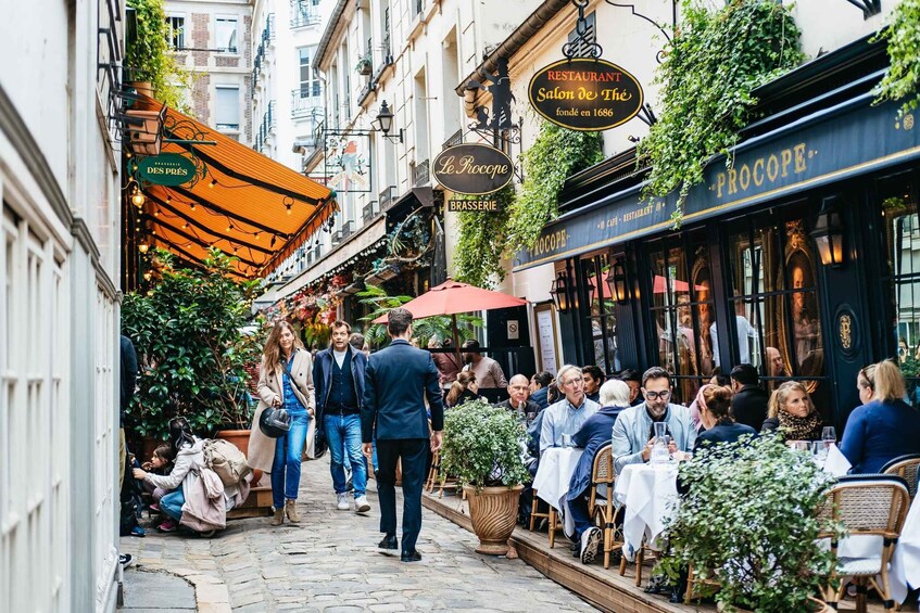 Picture 2 for Activity Paris: Charming Nooks and Crannies Bike Tour