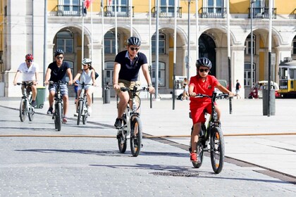 Lisbonne : Visite guidée du quartier historique de Belém en vélo électrique