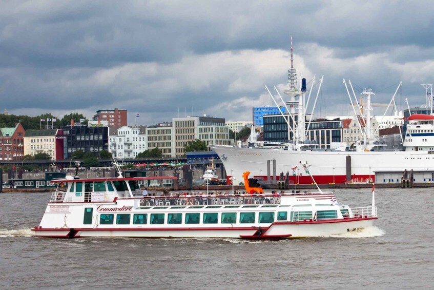 Picture 6 for Activity Hamburg: 1-Hour Harbor Cruise