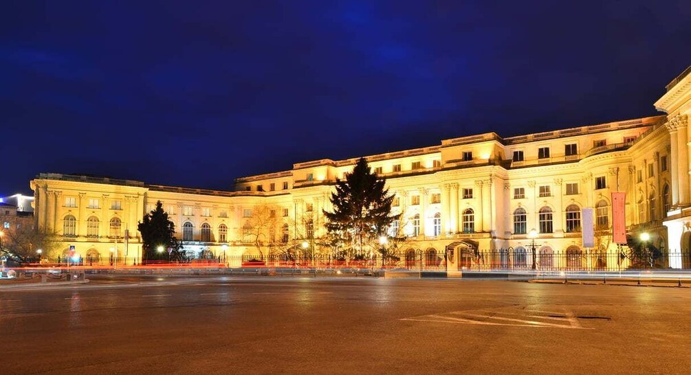 Picture 7 for Activity Bucharest: The Underdog of Europe Evening Sightseeing Tour